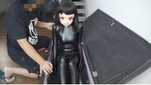 封印された人形  ロッカー拘束
